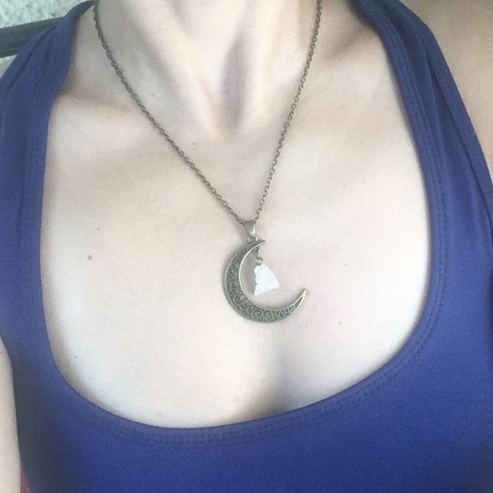 MORE COMING Rose Quartz 🌙 Bronze Necklace - Picture 8 of 8